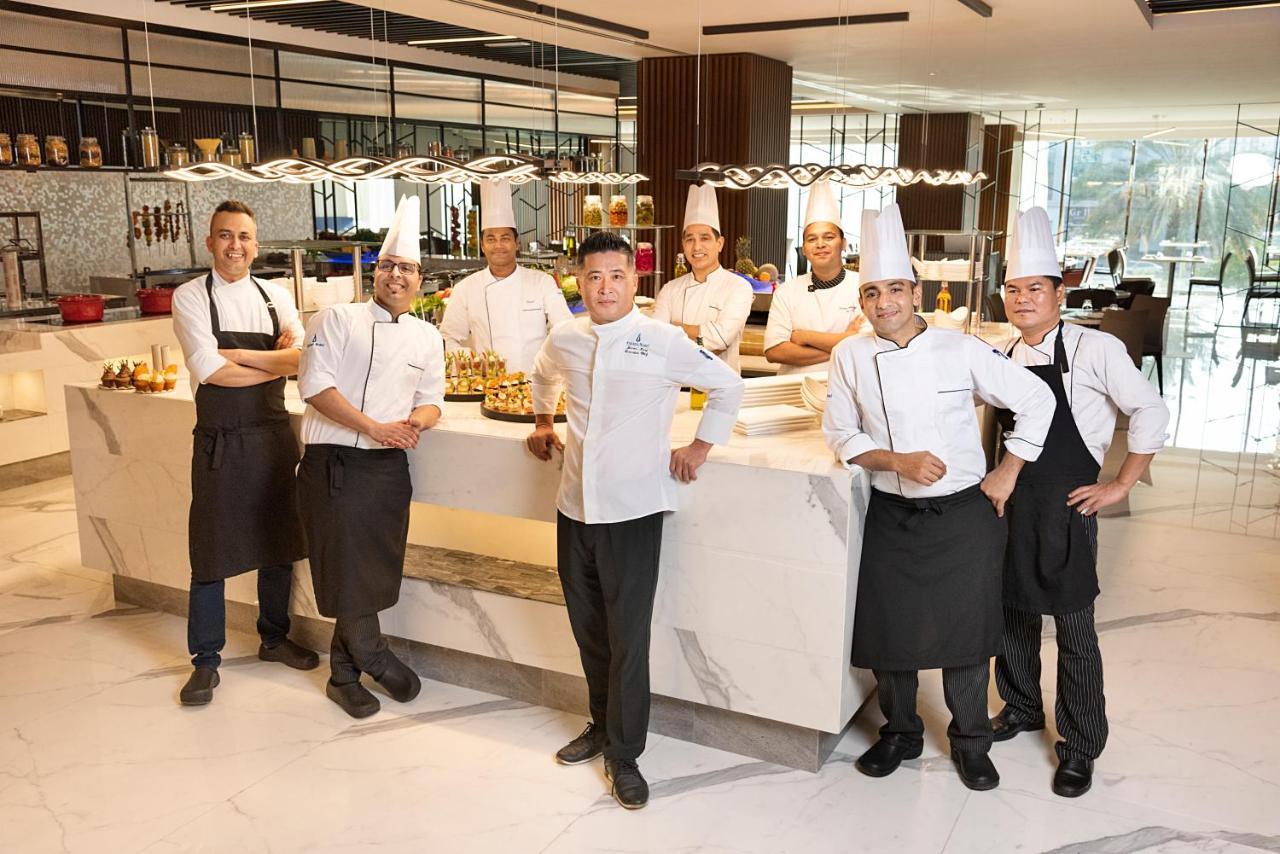 Asiana Grand Hotel Dubai Ngoại thất bức ảnh Culinary team at the Conrad Dubai